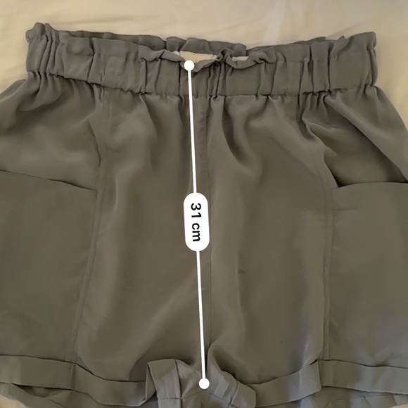 Aritzia/ Wilfred shorts - Picture 6 of 6